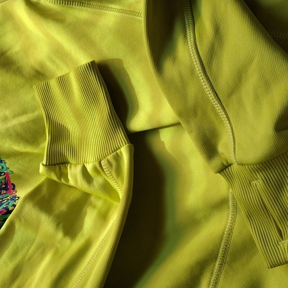 Nike hoodies both in like new condition..the pink hoodie was never worn. - Picture 5 of 5